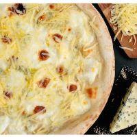 imagem Pizza Grande Meio A Meio - Calabresa + 4 Queijos.